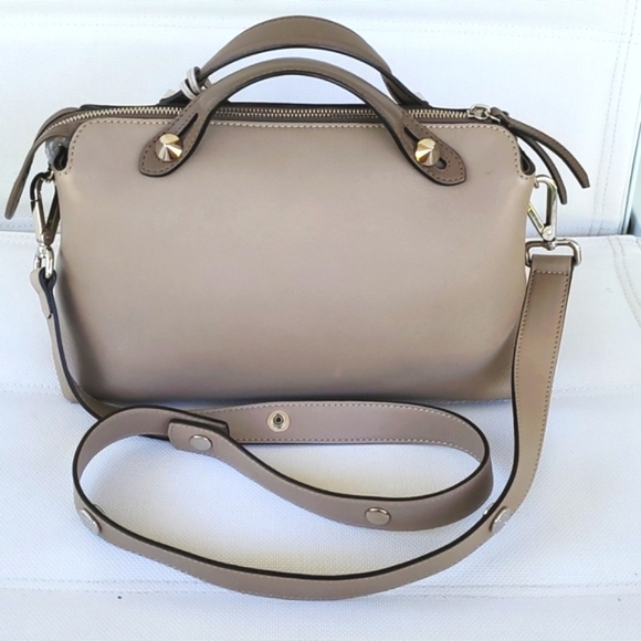 Fendi tri color By The Way Boston bag in larger size taupe grey - Picture 4 of 17